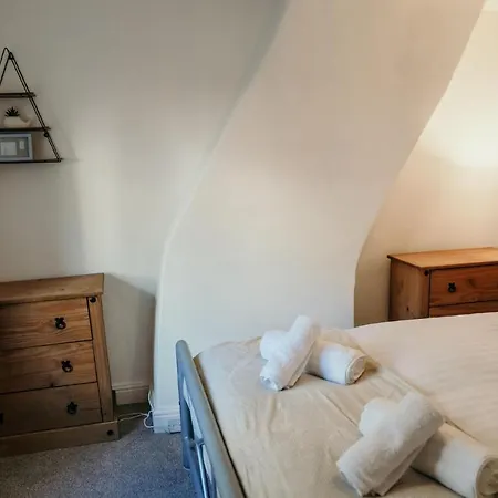 Elegant 3-bedroom 3bd Quiet *