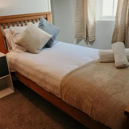 Elegant 3-bedroom 3bd Quiet